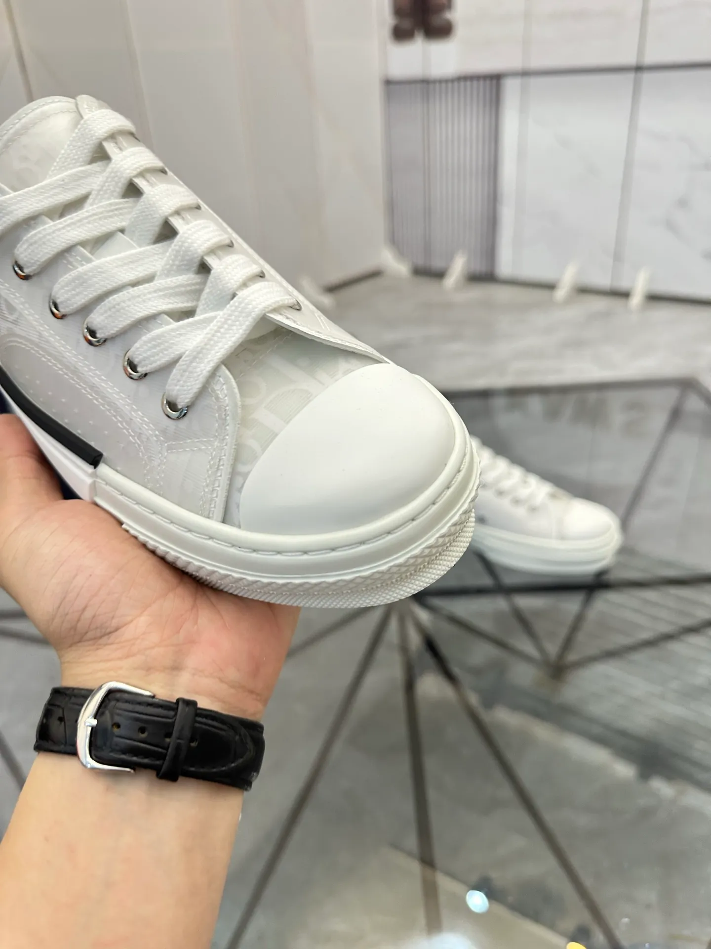 Selling men's shoes 💰: 💰P400¥ Product trademark: Dio* "Dior*" low-top casual shoes Regular size: 36-45 (can be customized to 46) Couple style B23 Product materials: Upper imported original fabric, breathable lining, original outsole. No.: 007